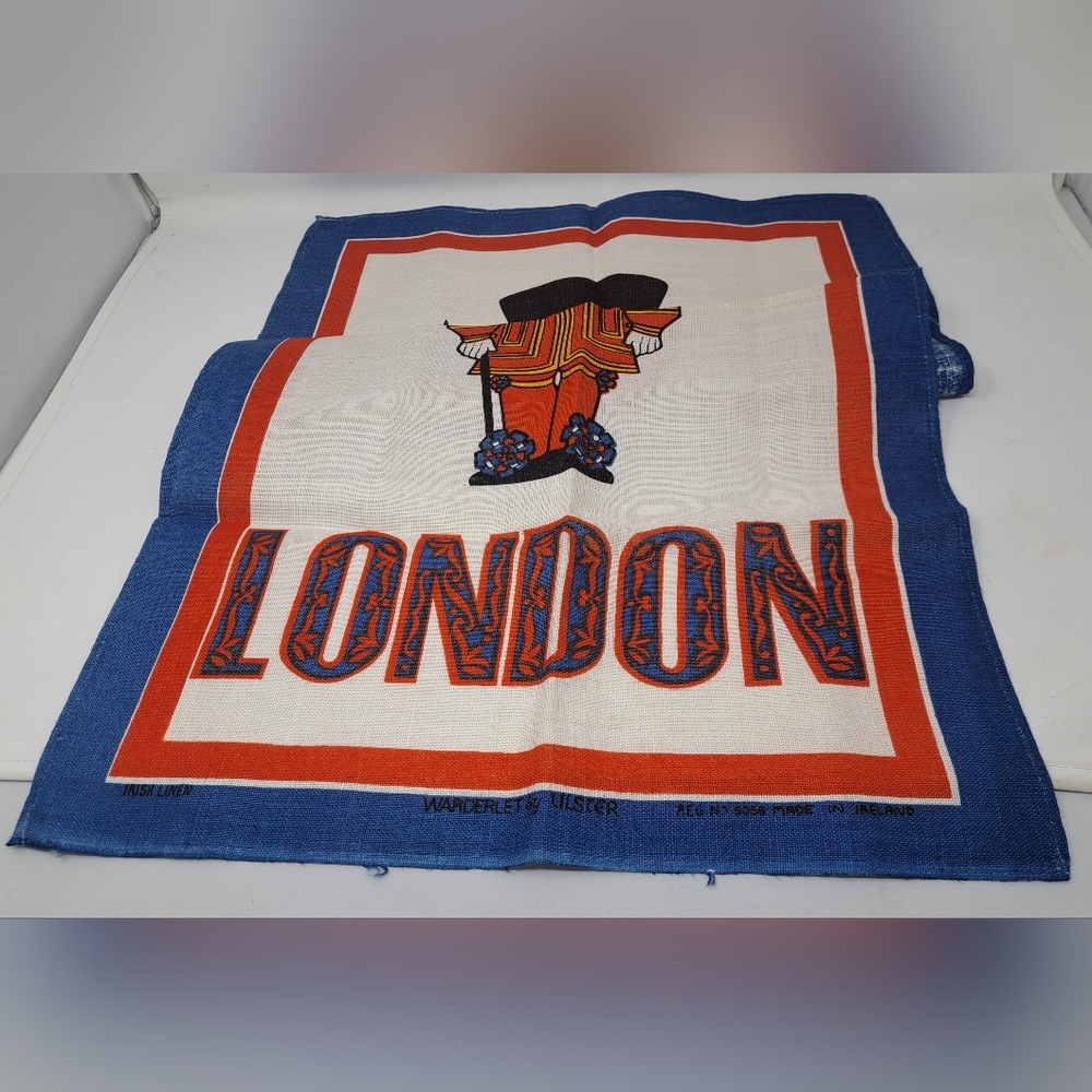 Warderlet by Ulsters Weavers Irish Linen Tea Towel London England  30 x 18.5"